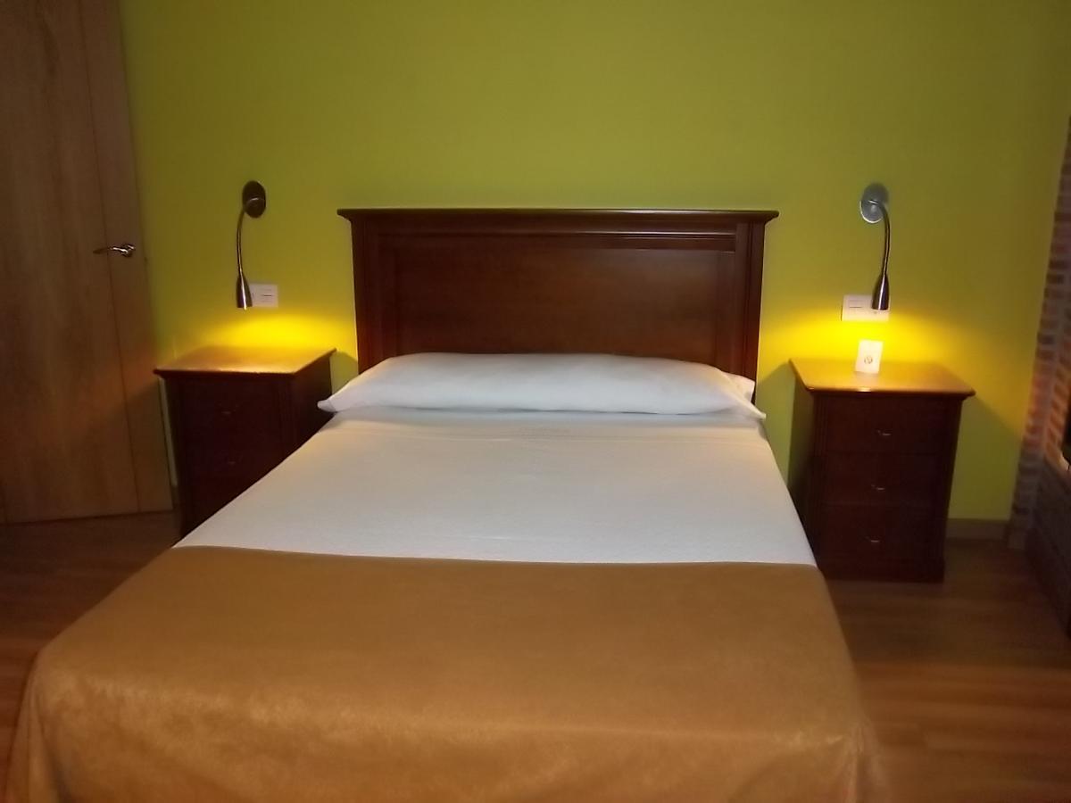 Apartamentos Entrepalacios Avilés Екстериор снимка